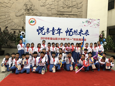 欢乐合影_副本.jpg 欢乐合影_副本.jpg